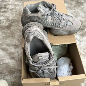 Yeezy 500 ash grey